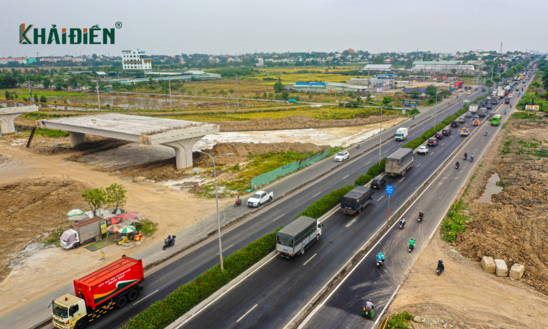 Quốc lộ 22 là tuyến giao thông trọng điểm kết nối trung tâm TP.HCM với các khu vực phía Tây Bắc