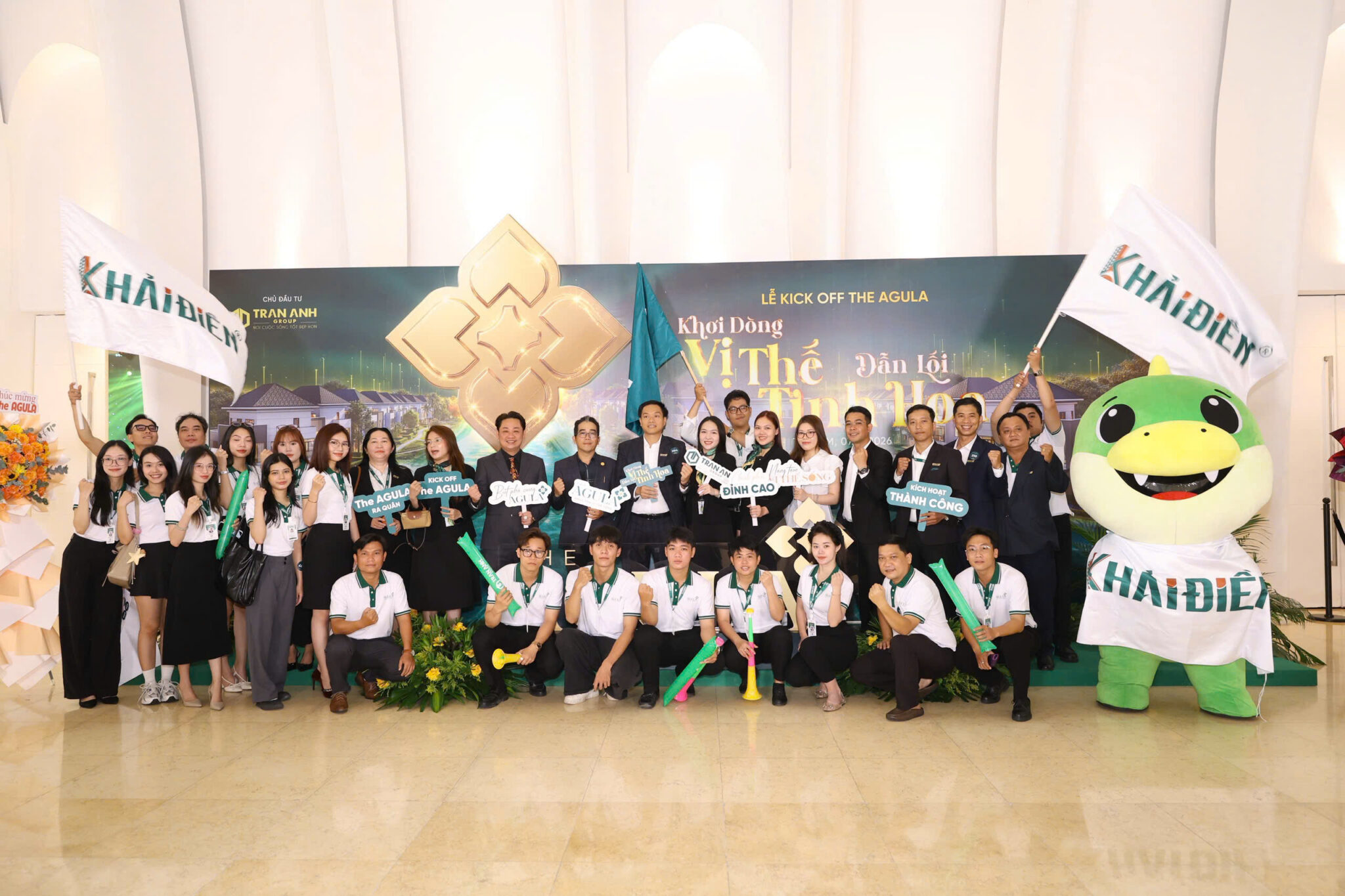 Nhân Viên Khải Điền